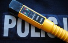 KOLEJNI NIETRZEŹWI KIEROWCY WYELIMINOWANI Z RUCHU PRZEZ ŚREDZKICH POLICJANTÓW