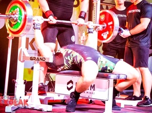 ŚREDZKI, SILNY POLICJANT I SPORTOWIEC W JEDNYM. ŁĄCZY PASJĘ ZE SŁUŻBĄ I ZDOBYWA SUKCESY!