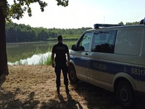 BEZPIECZNY WYPOCZYNEK NAD WODĄ