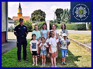 KAŻDE DZIECKO DOBRZE WIE, GDZIE JEGO DZIELNICOWY JEST!