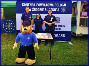POLICJANCI NA DOŻYNKACH W MIECZKOWIE