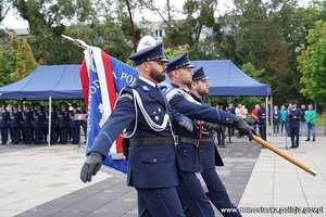 KOLEJNI NOWI POLICJANCI ZASILILI SZEREGI DOLNOŚLĄSKIEGO GARNIZONU