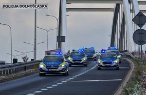 NOWE RADIOWOZY DLA DOLNOŚLĄSKICH POLICJANTÓW