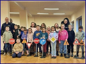 Feryjne spotkanie z policjantami