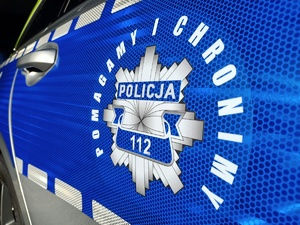 Średzcy funkcjonariusze zatrzymali mężczyznę, który aby uniknąć odpowiedzialności za swoje czyny postanowił ukryć się w przydrożnym rowie