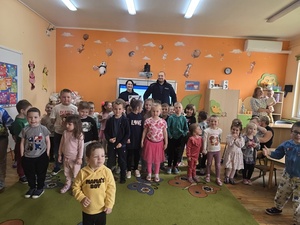 Średzcy policjanci na spotkaniu z przedszkolakami z Ciechowa