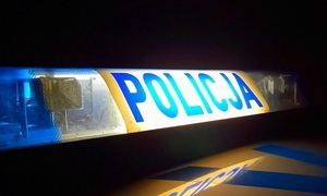 Sprawca uszkodzenia drzwi zatrzymany przez średzkich policjantów