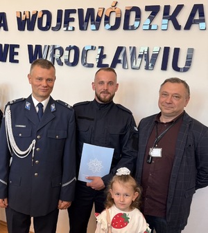 KOLEJNY FUNKCJONARIUSZ ZASILIŁ SZEREGI ŚREDZKIEJ JEDNOSTKI
