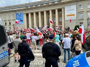 Bezpiecznie podczas sobotnich zgromadzeń na Dolnym Śląsku