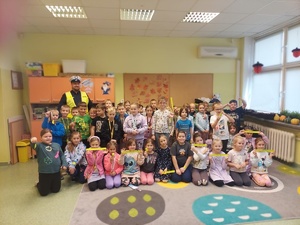 Wizyta średzkich mundurowych w Zespole Szkolno-Przedszkolnym w Miękini