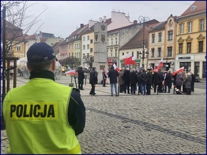 Policyjne zabezpieczenie wydarzeń upamiętniających Narodowy Dzień Pamięci Żołnierzy Wyklętych w powiecie średzkim