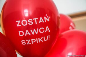 Szukamy bliźniaka genetycznego dla policjanta z Jawora – Damiana. W akcję włączyli się policjanci oraz pracownicy cywilni KWP we Wrocławiu