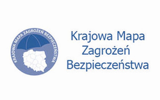 Logo Krajowej Mapy Zagrożeń Bezpieczeństwa, biała mapa Polski, nad nią niebieski parasol